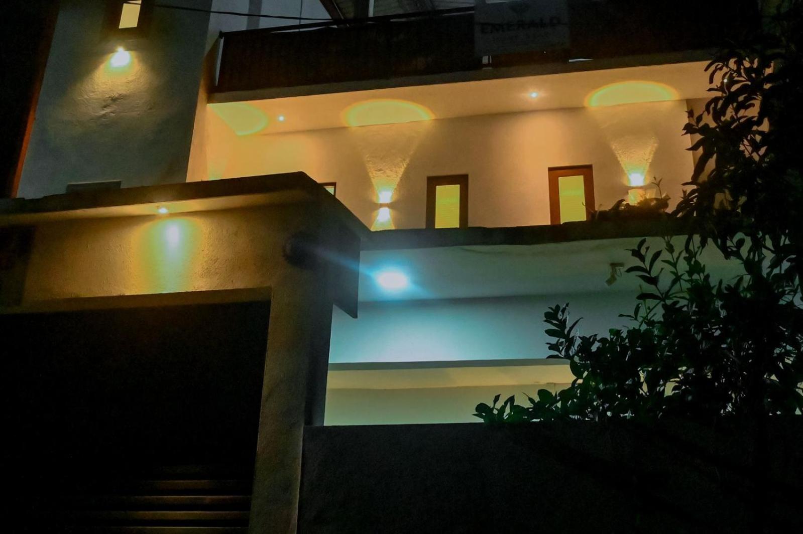 Emerald Home Stay อนุราธปุระ ภายนอก รูปภาพ